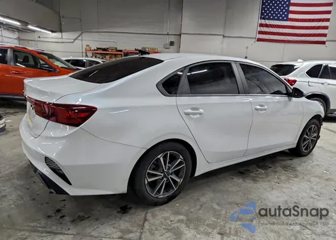 2022 Kia Forte Fe z USA, uszkodzony, nr VIN 3KPF24AD2NE461535